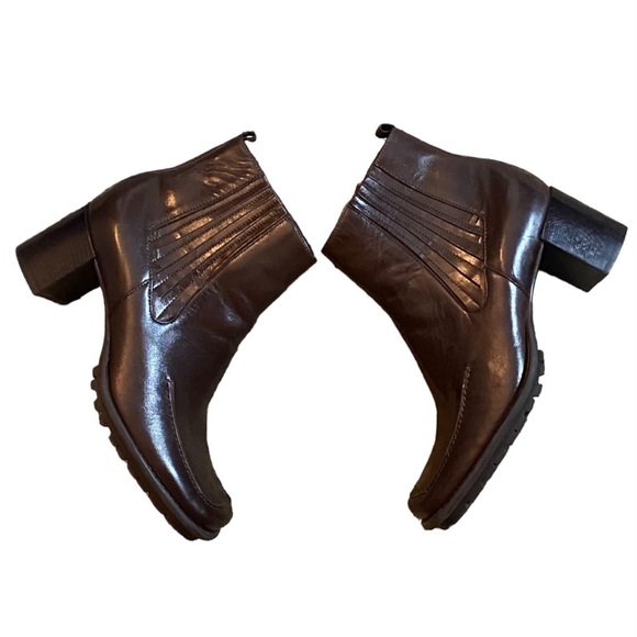 Brown Leather Stacked Heel Gianni Bini Ankle Boots Size 8 1/2 - Picture 16 of 16